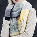 Luhta Ladies Luosu Full Zip Midlayer 2022-2023 - A cream-colored mid-layer with a zip and two pockets on either side.