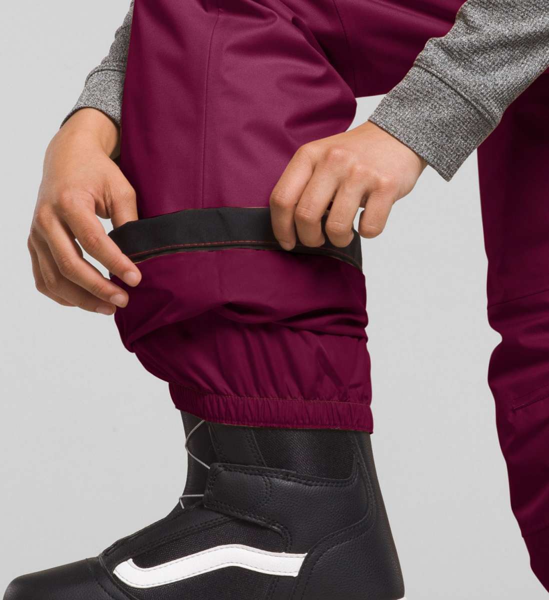 North Face Girls Freedom Insulated Pant 2024 - A pair of insulated ski pants with a black waistband and zipper fly, worn by an adult model.