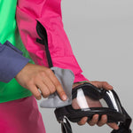 North Face Girls Freedom Insulated Jacket 2024 - A bright pink jacket with a black zipper and two zippered pockets on either side.