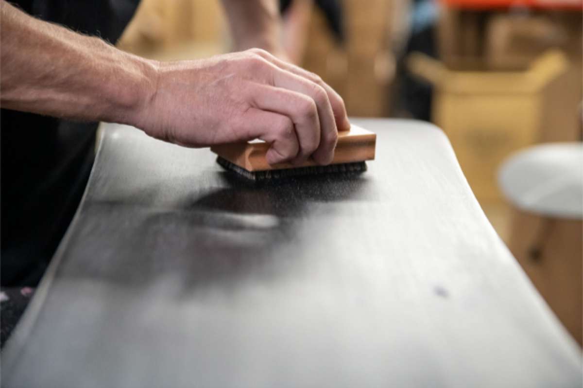 Oneball Shape Shifter Reeses Wax - A brown wax block with a black label and white lettering.