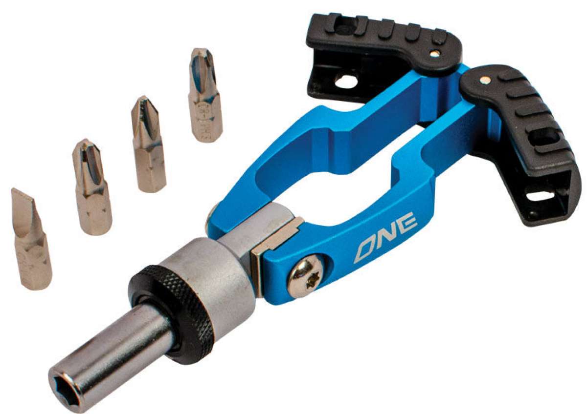 Oneball X-Wing Driver 2022-2023 - A black driver with a silver tip and white logo on the handle.