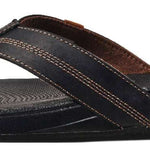 Reef Cushion Phantom LE Sandal 2022 - A black sandal with a strap across the top of the foot and a textured sole.