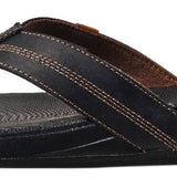 Reef Cushion Phantom LE Sandal 2022 - A black sandal with a strap across the top of the foot and a textured sole.