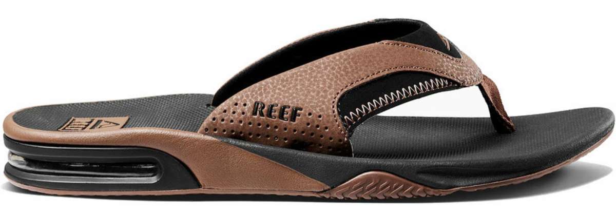 Reef Men's Fanning Sandal 2022 - A brown sandal with a strap that goes between the big and second toe.