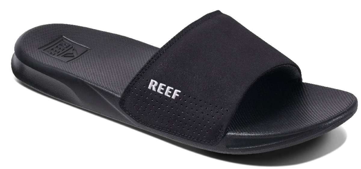 Reef One Slide 2022 - Black slide with a textured footbed and embossed logo on the strap.