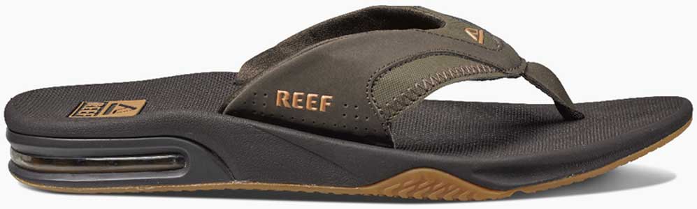 Reef Men's Fanning Sandal 2020 - A pair of brown sandals with a strap and toe post, featuring a logo on the side.