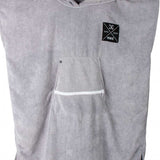 Ronix Change Pancho 2023 - A light gray pancho with a hood, featuring a small black logo on the upper right side.