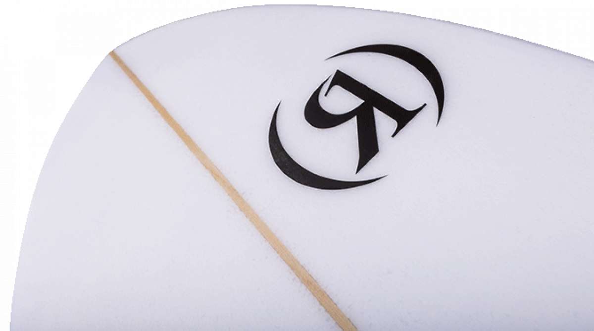 Ronix Flyweight Atlantik Wakesurf Board 2023 - A white wakesurf board with a black logo featuring stylized letters "R" and "A".