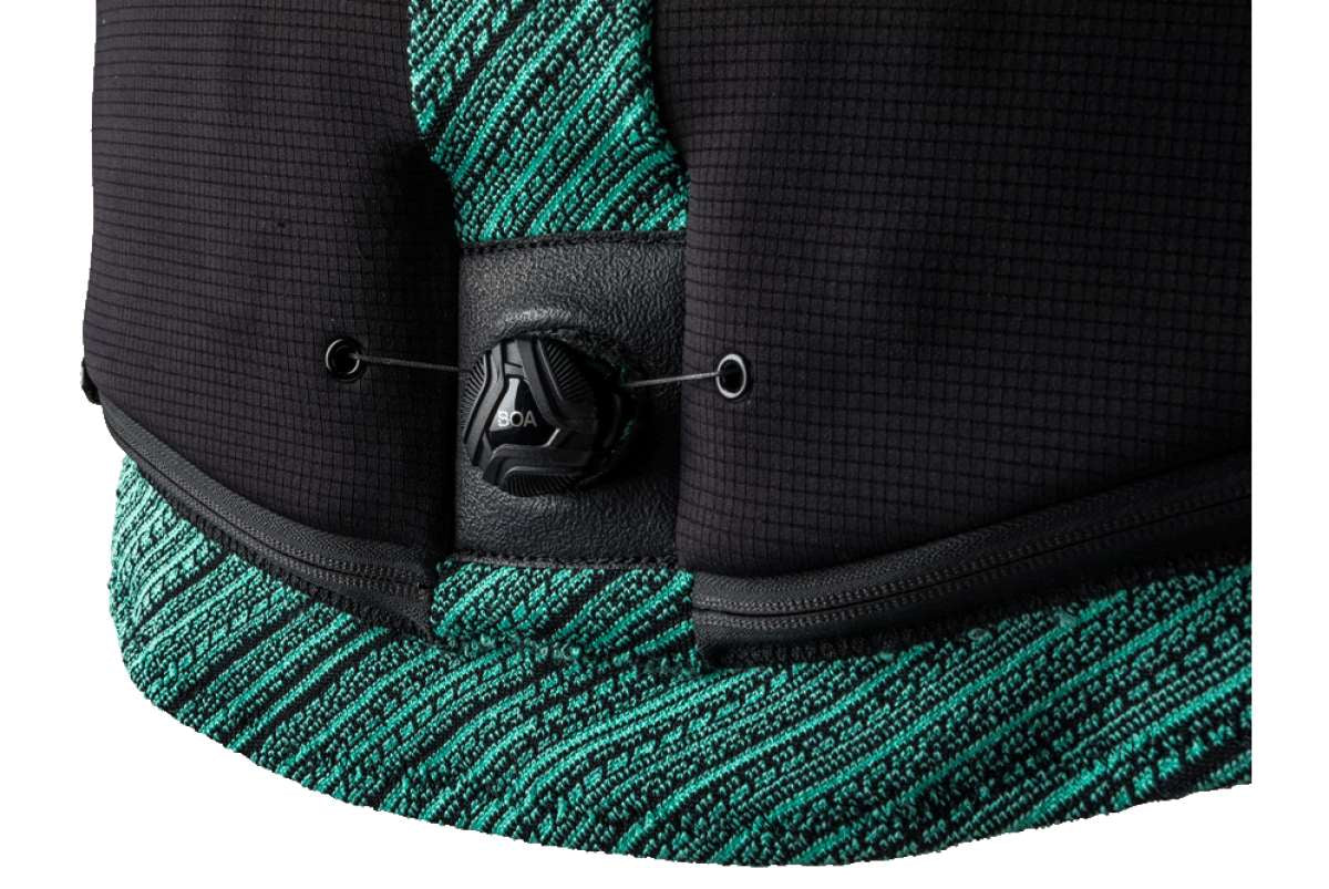 Ronix ONE Custom Fit Impact Wake Vest 2022 - A black and grey vest with a textured pattern on the front, featuring a zipper down the middle.