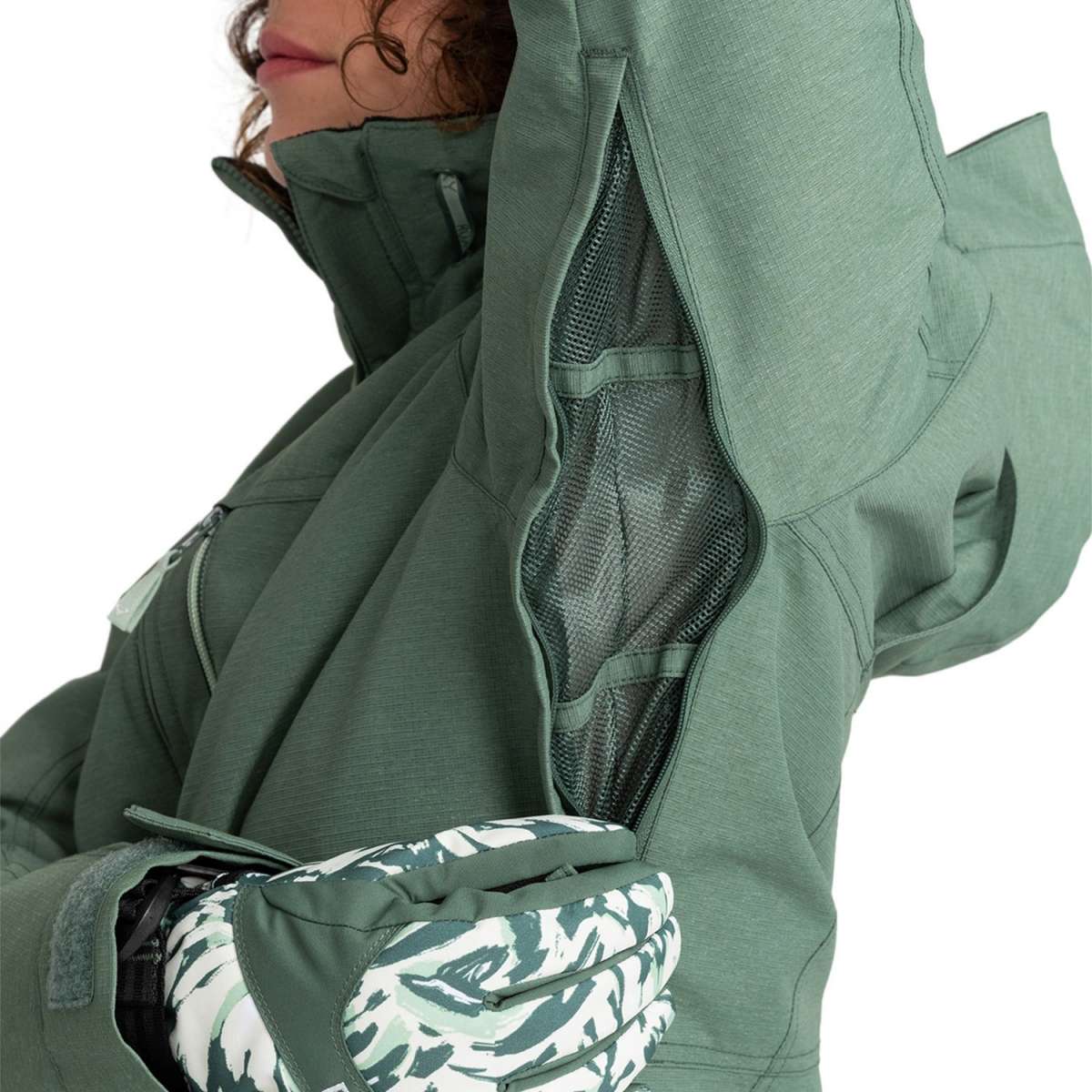 Roxy Women's Presence Insulated Parka Jacket 2024 - A dark green parka jacket with a hood and zippered pockets.