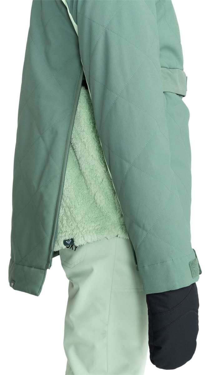 Roxy Women's Radiant Lines Pullover Jacket - A sage green jacket with a quilted diamond pattern and a zippered chest pocket.