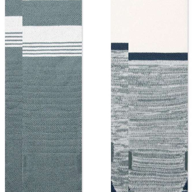 Stance Freeton Snow 2 Pack SB Sock 2024 - A pair of gray snowboard socks with a subtle pattern and white accents.