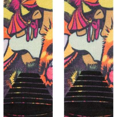 Stance Mushies Snow Sock 2023 - A pair of snow socks with a colorful, abstract mushroom design in shades of pink, orange, and yellow on a black background.