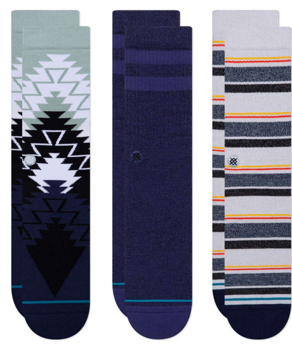Stance Platte Crew Socks 3 Pack 2022 - A pack of three crew socks in a light grey color with a geometric pattern on the top portion.