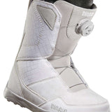 ThirtyTwo Women's Shifty BOA Snowboard Boot 2023 - A white snowboard boot with a black BOA dial on the side and a gray strap that goes across the top of the foot.