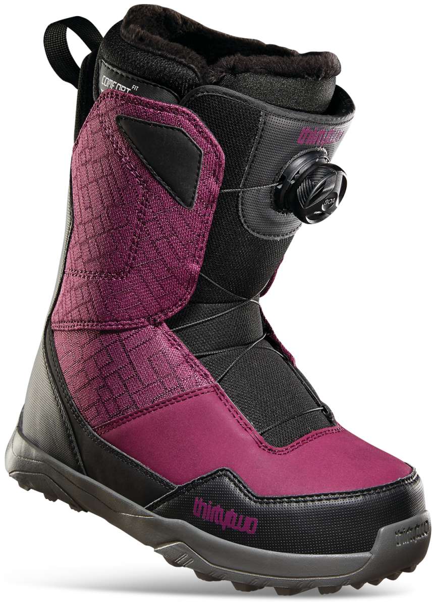 ThirtyTwo Women's Shifty BOA Snowboard Boot 2023 - A black and purple snowboard boot with a textured pattern on the upper material, featuring a BOA closure system.