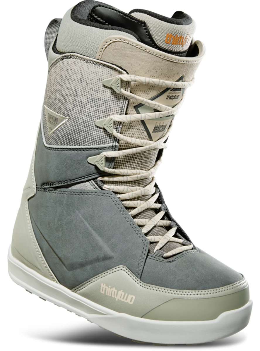 ThirtyTwo Lashed x Bradshaw Snowboard Boot 2024 - A gray snowboard boot with a textured pattern on the upper and a white sole.