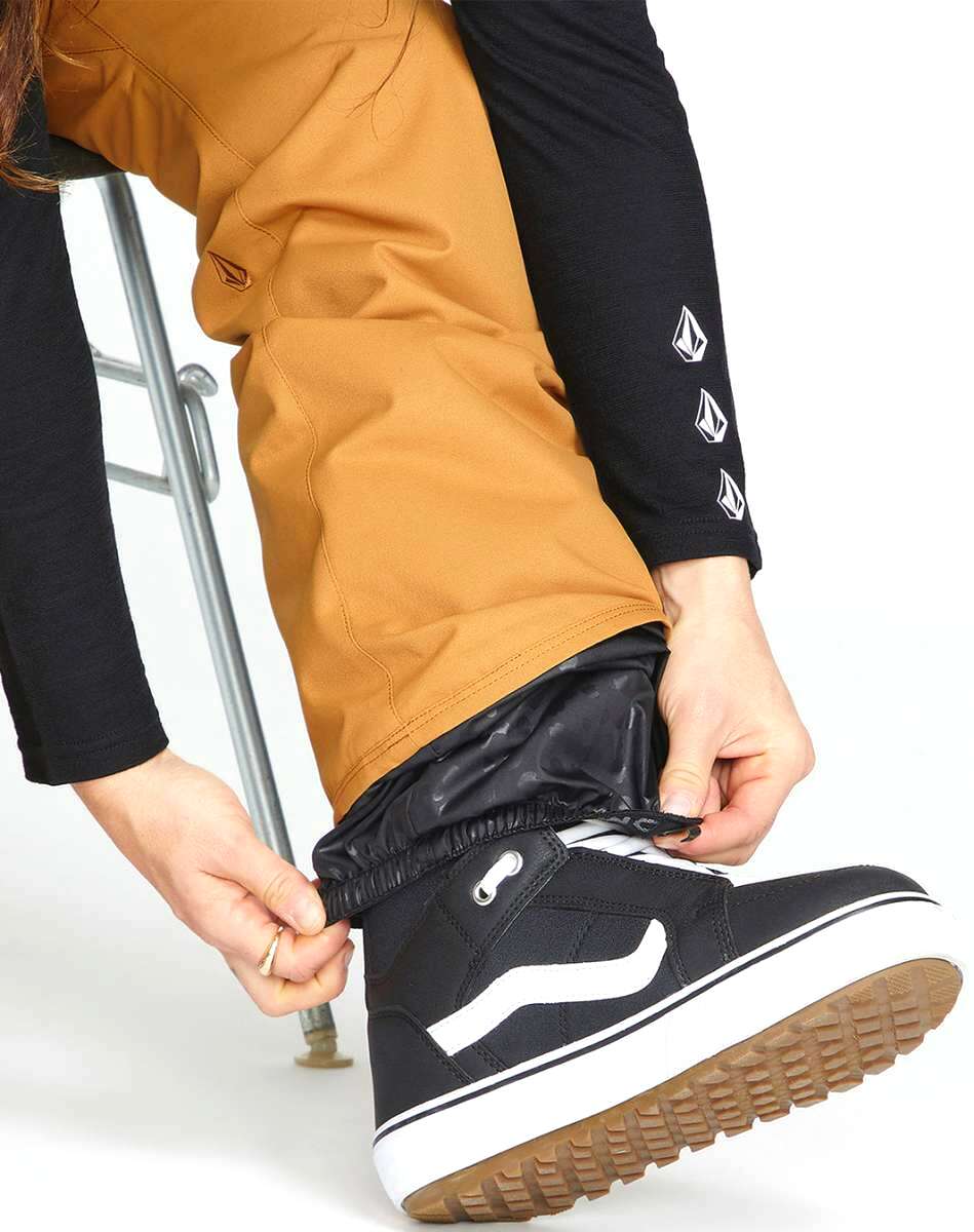 Volcom Women's Hallen Shell Pant 2023 - Black waterproof shell pant with zippered pockets and adjustable cuffs.